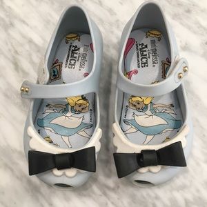 Mini Melissa Alice in Wonderland size 7 toddler